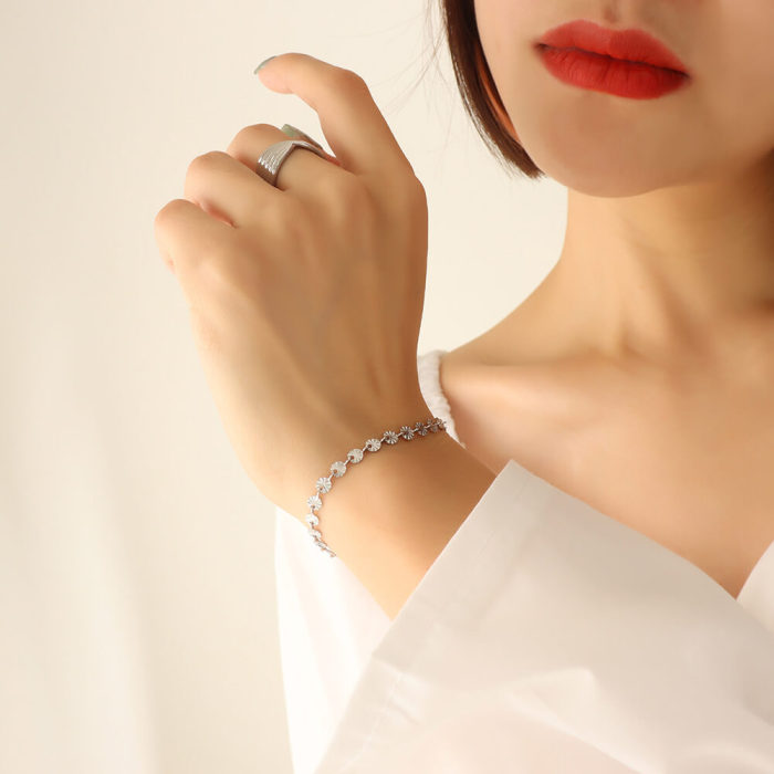 Wholesale Stainless Steel Ruffled Gold Circle Charm Bracelet