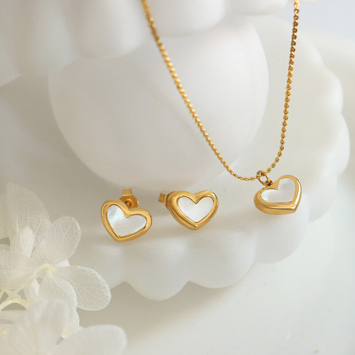 Wholesale Stainless Steel Heart Shell Necklace