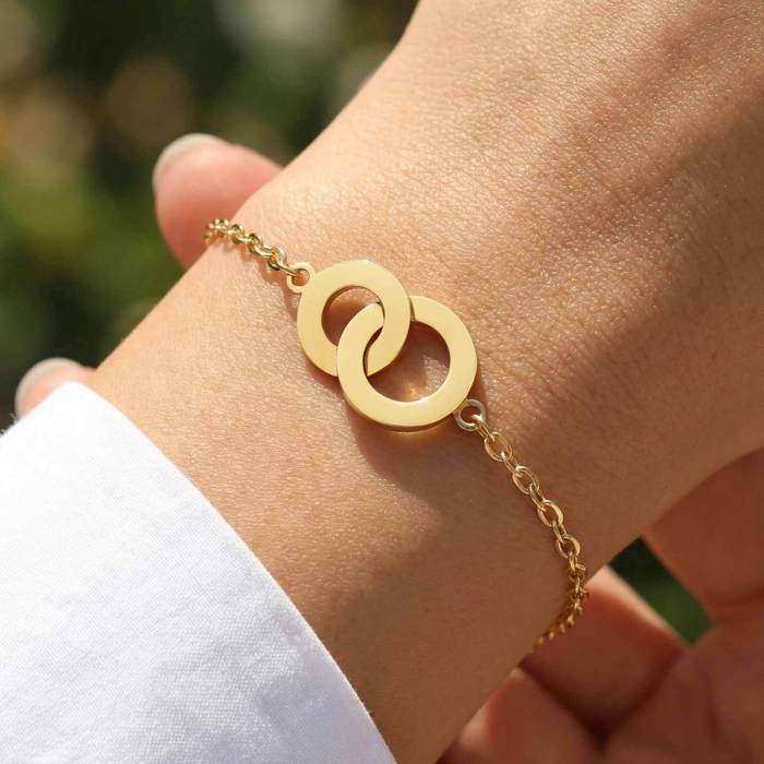 Wholesale Stainless Steel Interlocking Circle Bracelet