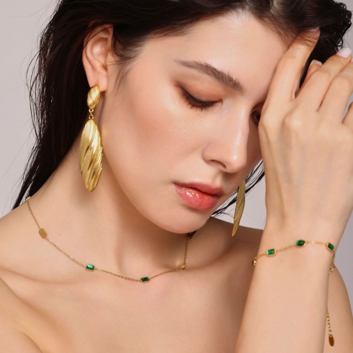 Wholesale Stainless Steel Emerald Zirconia Necklace