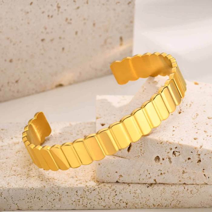 Wholesale Stainless Steel Women Open Lined Cuff  Bangle
