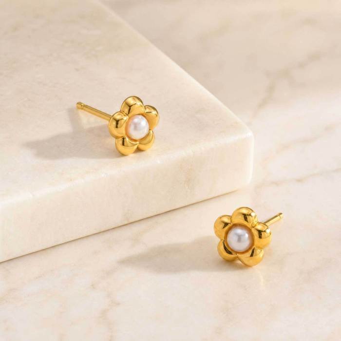 Wholesale Women's Gold Plated Puffy Flower Pearl Stud Earrings