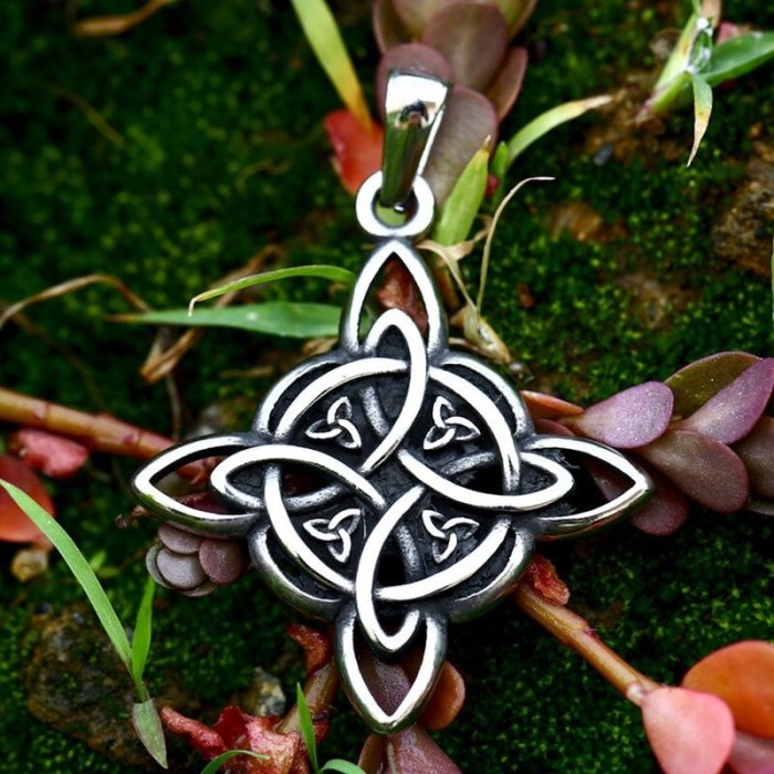 Wholesale Vintage Stainless Steel Celtic Witch's Knot Protection Amulet Pendant