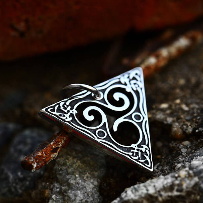 Wholesale Stainless Steel Vintage Celtic Triskelion Triangle Pendant