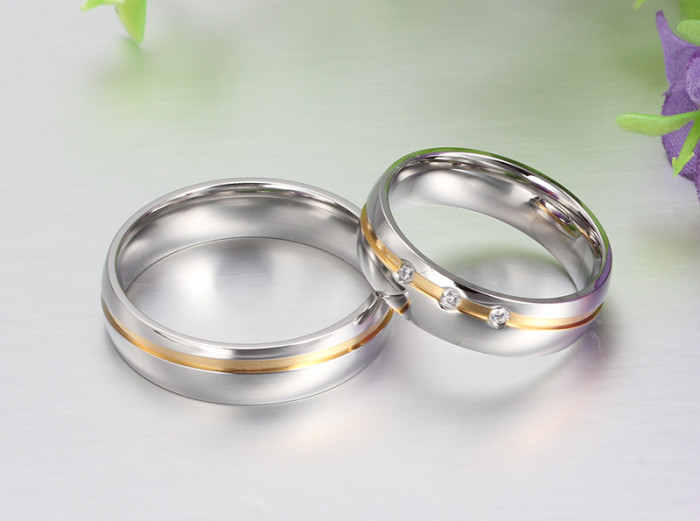 Wholesale Stainless Steel Center IP Gold Line Engagement Ring