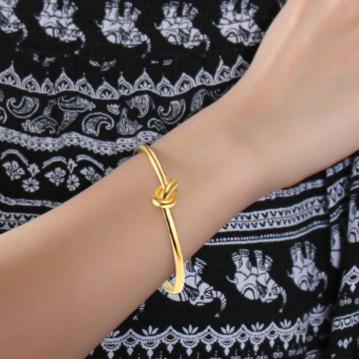 Wholesale Stainless Steel Classic Simple Infinite Knot Bangle