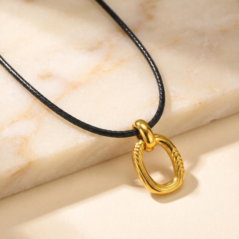 Wholesale Stainless Steel Snake Pendant Cord Necklace