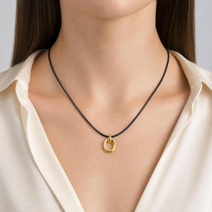 Wholesale Stainless Steel Snake Pendant Cord Necklace