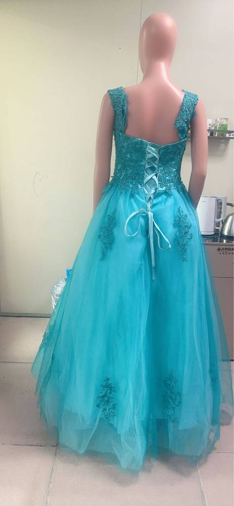 Bride Princess Fantasy Chic V-Neck Puffy Wedding Dress