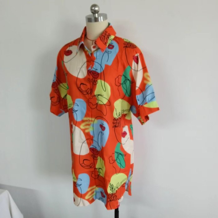 Plus Size V-neck Cartoon Print Slim Fit Short Sleeve Shirt for Women