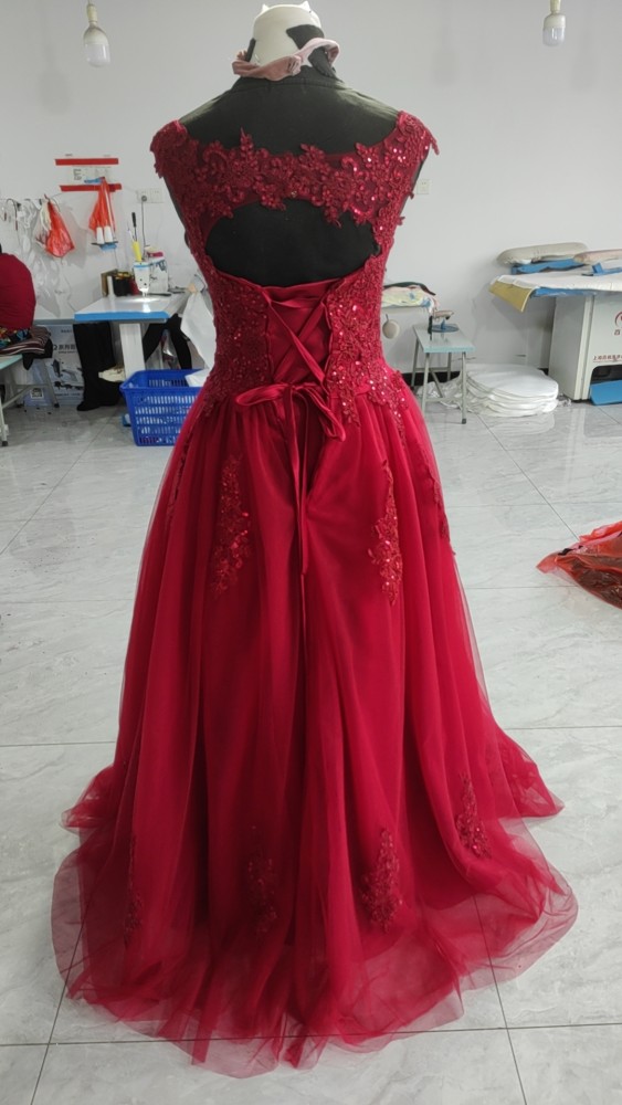 Bride Princess Fantasy Chic V-Neck Puffy Wedding Dress