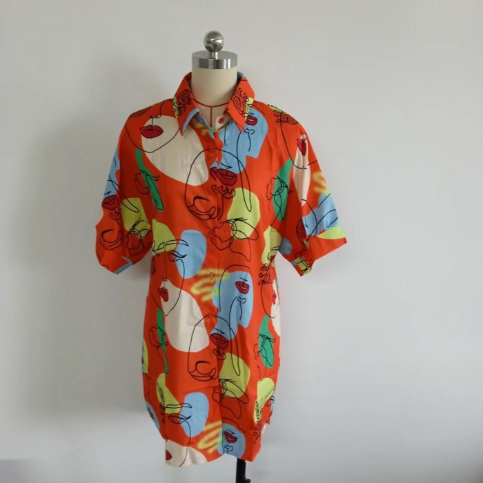 Plus Size V-neck Cartoon Print Slim Fit Short Sleeve Shirt for Women