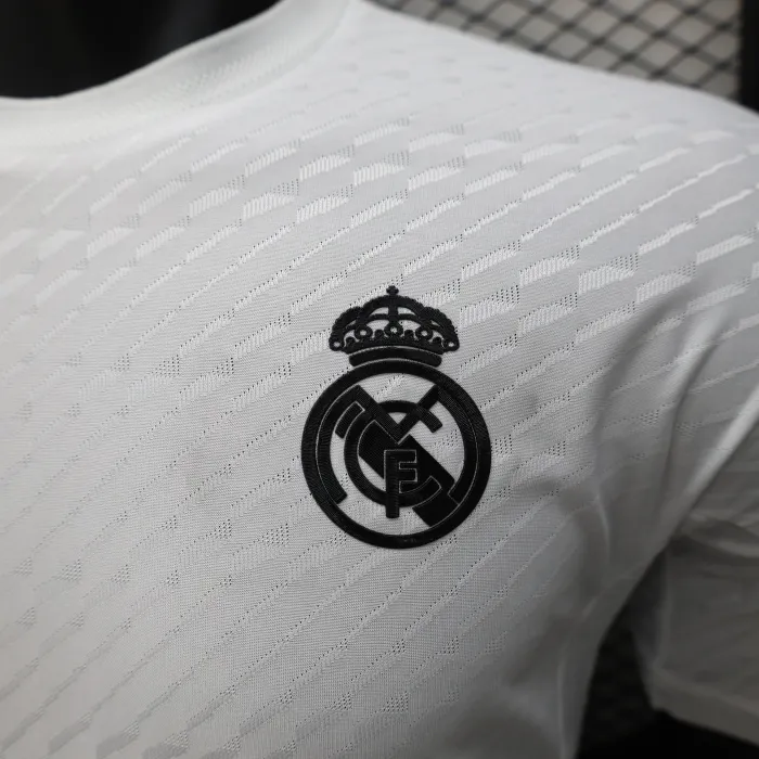 2024-25 Real Madrid Y3 white player version jersey (The player version is more slim fit, it is recommended to buy one size larger)