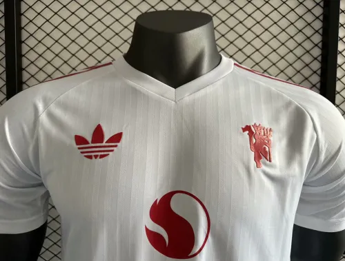 2024-25 .Manchester United  White Player version jersey (The player version is more slim fit, it is recommended to buy one size larger)