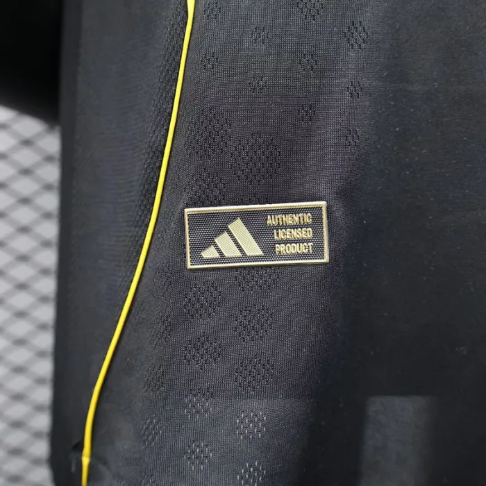 2025-26 Real Madrid   black special player version jersey  (The player version is more slim fit, it is recommended to buy one size larger)