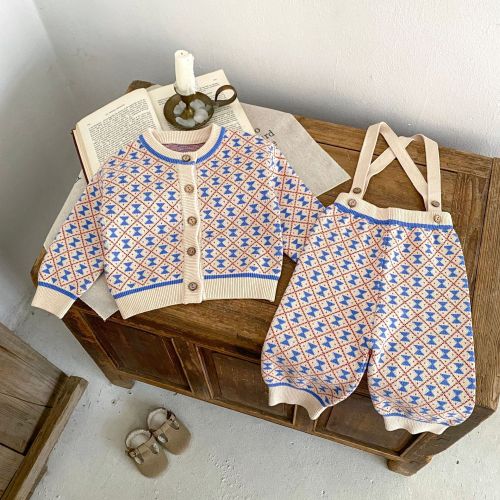 Baby hourglass pattern knitted coat + Cross suspender trousers suit