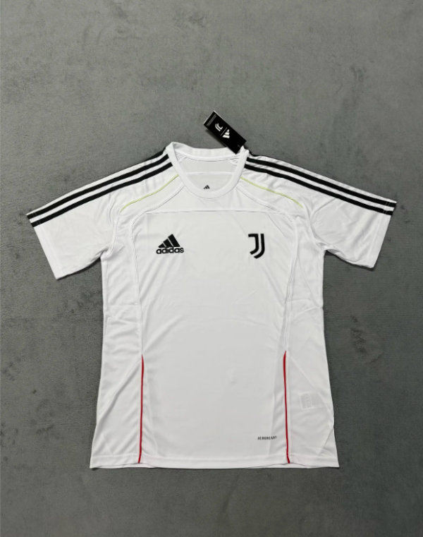25-26 Juventus  Round Neck T-Shirt In White  Fans 1:1 Quality Soccer Jersey