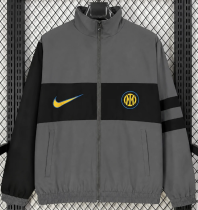 26-27 INT Retro Windbreaker 26-27 INT Retro Windbreaker