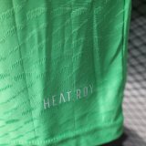 25-26 Man Utd Green Goalkeeper Player Version Soccer Jersey